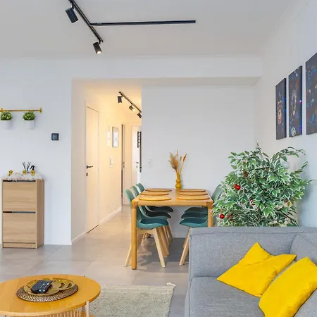 Center Luxury Floor With Free Parking Apartment