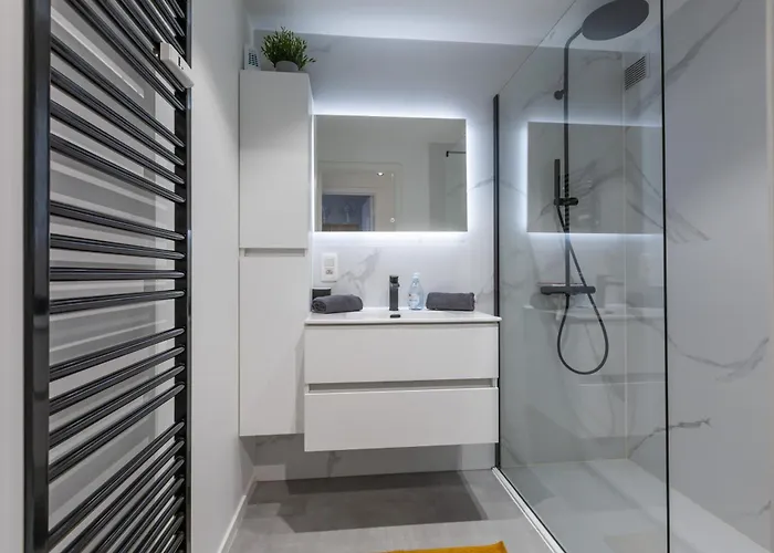 Center Luxury Floor With Free Parking